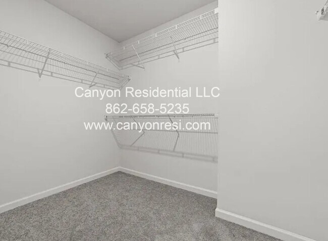 Building Photo - 213 Pleasant Willow Pl