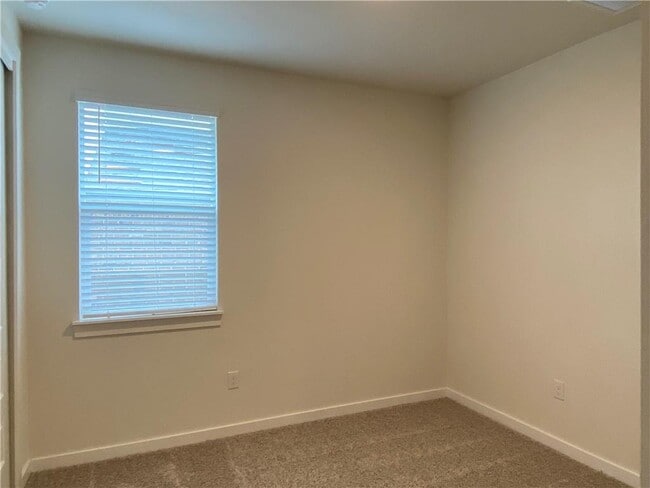 Building Photo - 305 Peace Pipe Way