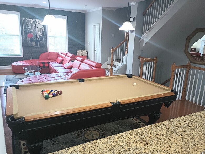 Building Photo - 436 Williamson St SE