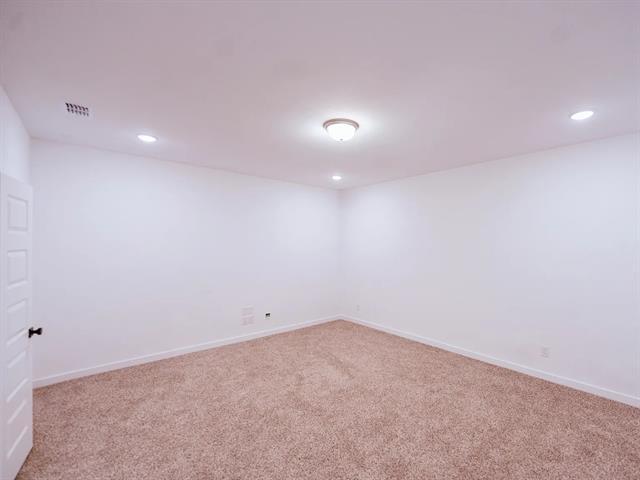 Building Photo - 4104 Willow Grove Ave