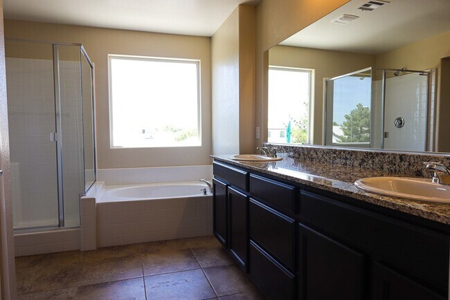 Building Photo - Brand New Gated 4-Bed, 3-Bath Townhome wit...