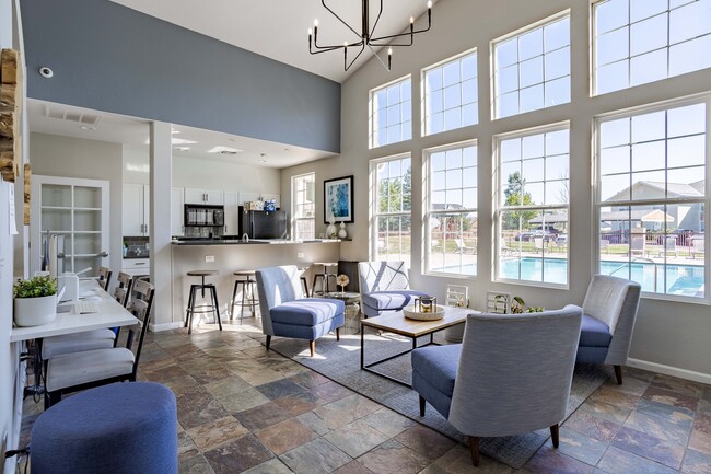 Building Photo - Westmeadow Peaks