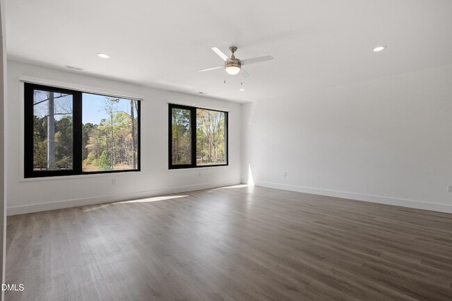 Building Photo - 2017 Jade St