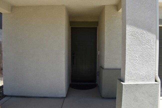 Building Photo - 781 Irma Dr