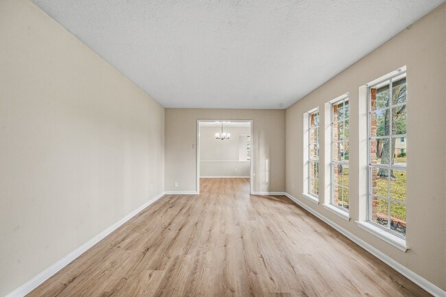 Building Photo - 119 Laura Ln