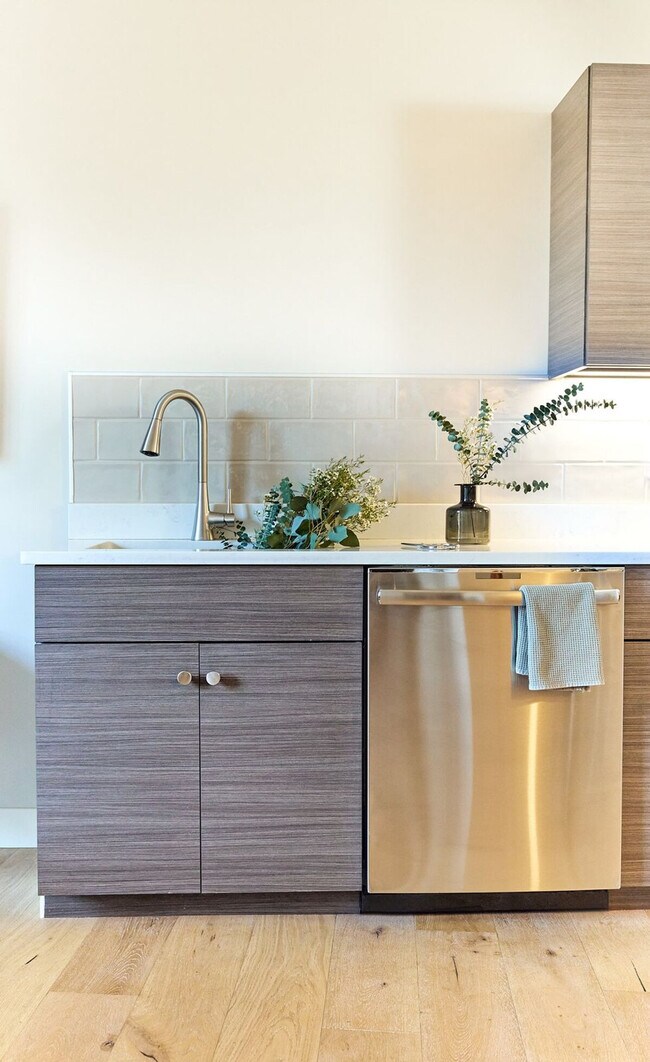 Building Photo - 83 Middle St