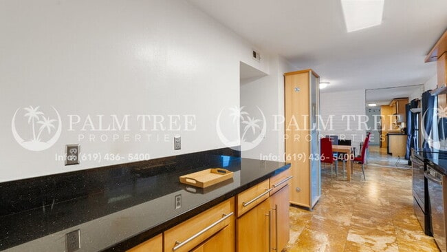 Building Photo - 3582 Governor Dr