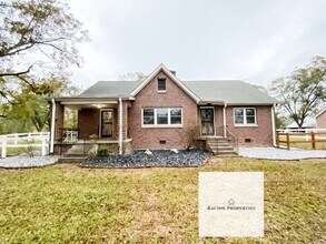 Building Photo - Two Story Home in Clinton!