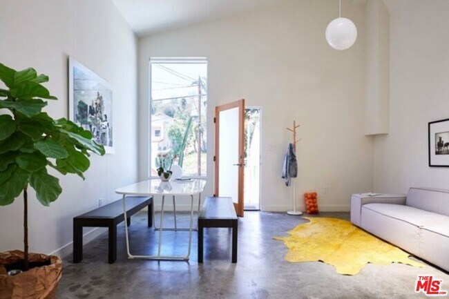 Primary Photo - 2226 1/4 Echo Park Ave