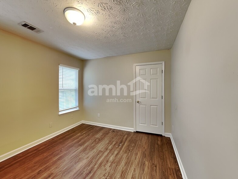 Building Photo - 540 Gables Ct