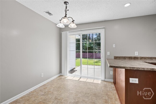 Building Photo - 115 Nandina Wy