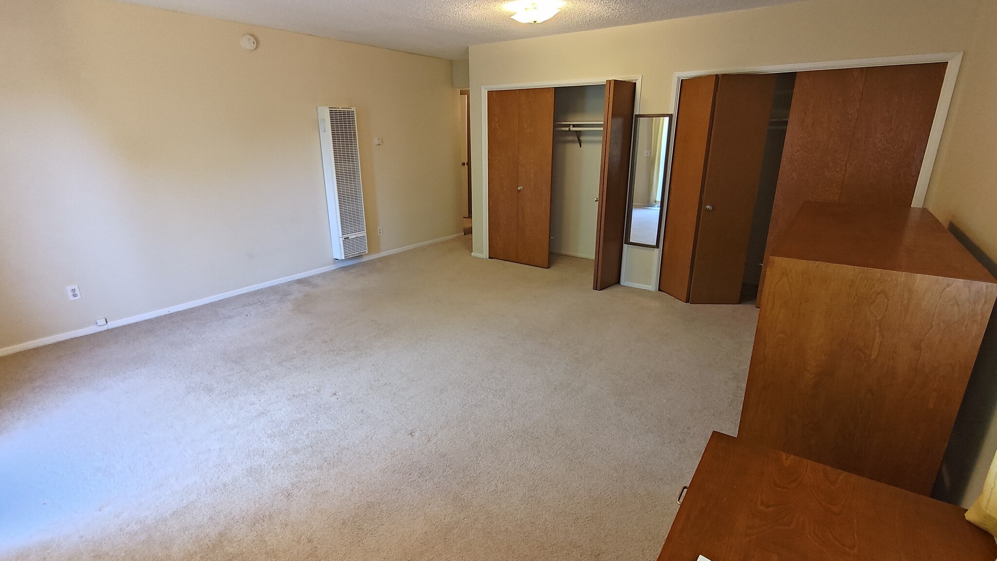 Master bedroom from balcony - 2471 Riverside Pl