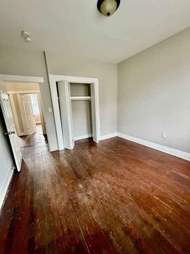 Building Photo - Large Wolcott Home Rent Ready