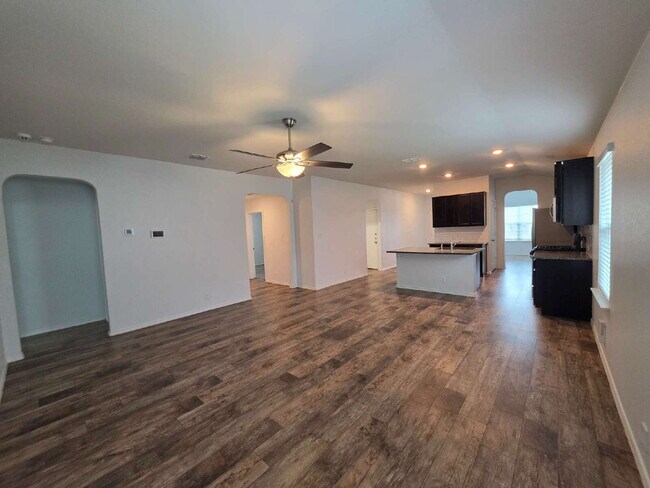 Building Photo - Ready Now – Freshly Painted & Move-In Ready!