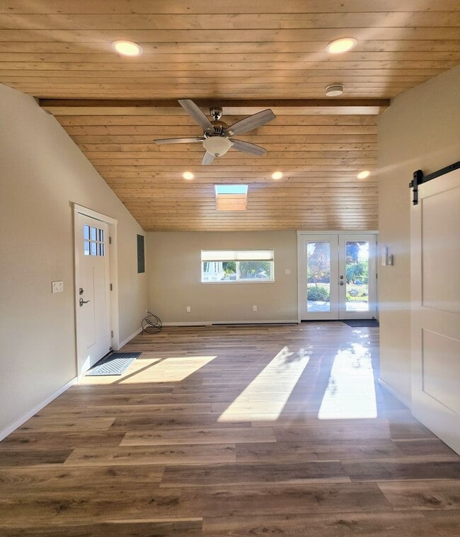 Building Photo - Newly Remodeled 2 Bedroom Home & ADU For R...