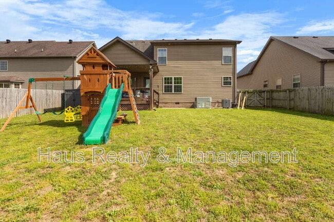 Building Photo - 752 Cavalier Dr