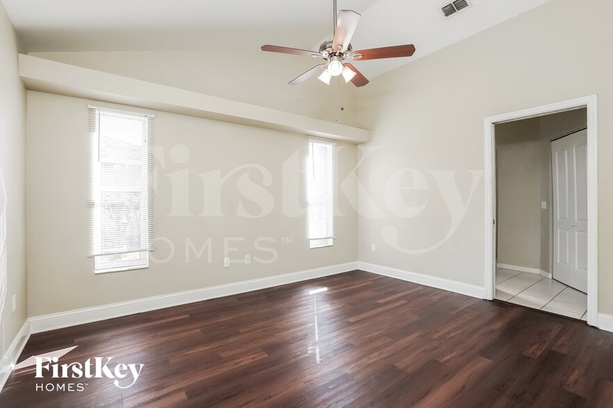 Building Photo - 8149 Anhinga Rd