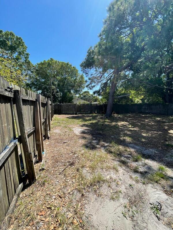 Building Photo - 4518 9th Ave S