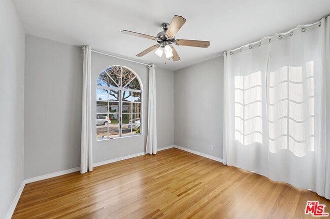 Building Photo - 2823 Coolidge Ave