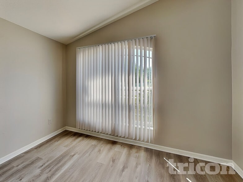 Building Photo - 24307 Satinwood Ct