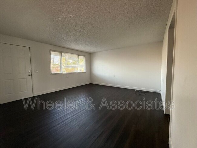 Building Photo - 546 E 450 S