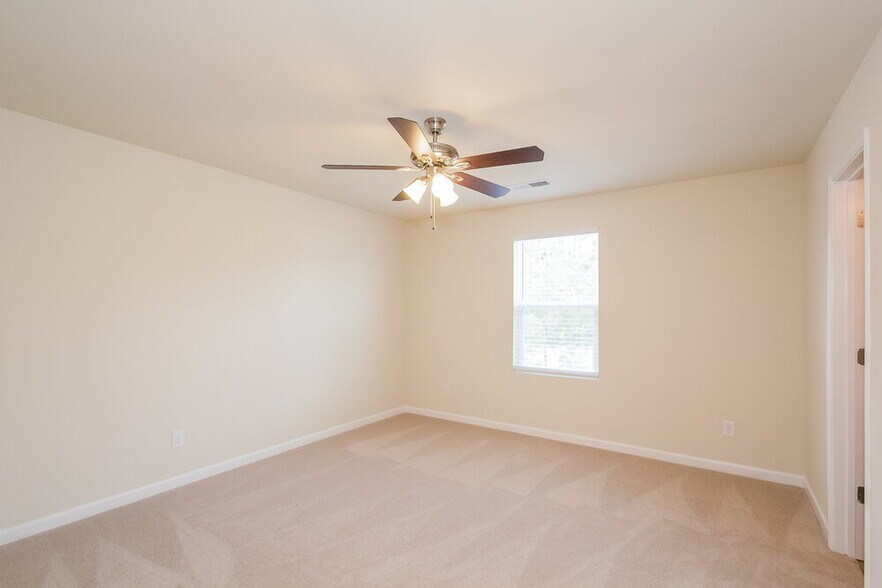 Building Photo - 12047 Quail Dr