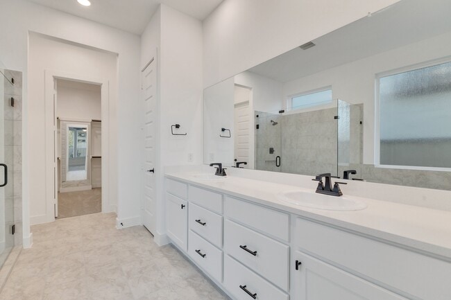 Building Photo - 8127 Fenway Hts Dr