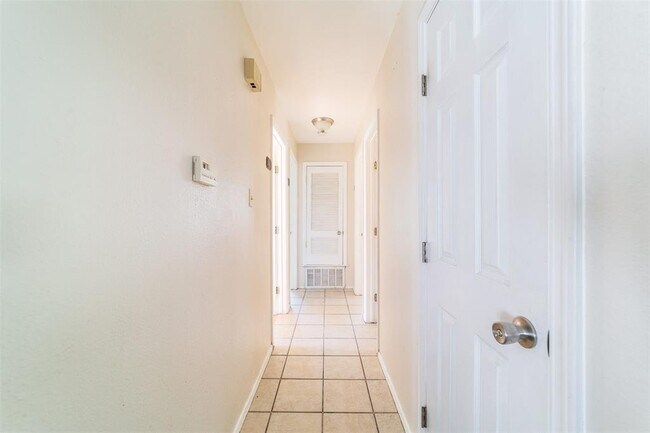 Primary Photo - 1738 Rutland Dr