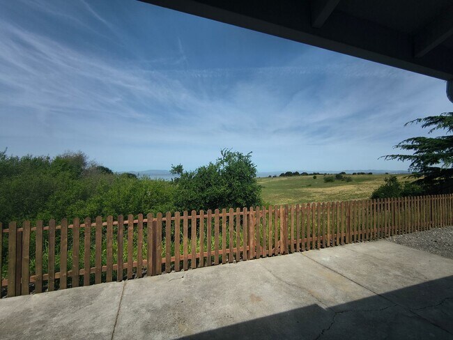 Building Photo - 3BED/2BATH Single Family Home Located in Desirable San Pablo, Ca. With Beautiful Ocean Front View!!