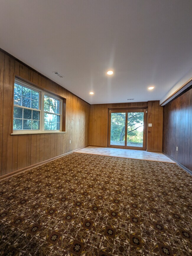Building Photo - 201 Highland Cir