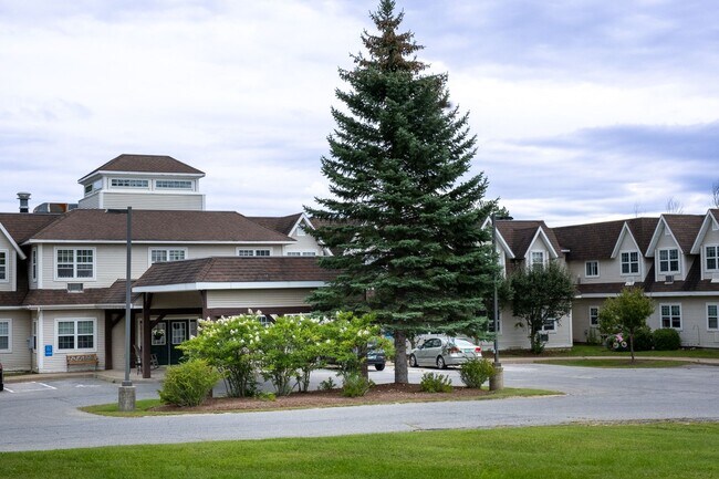 Building Photo - 1 bed, 1 bath independent senior living (55+ years of age) heat, hot water, & electricity include...