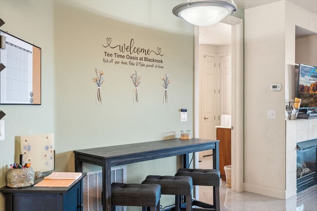 Building Photo - 225 N Country Ln