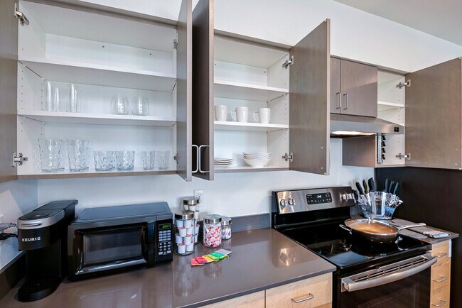 Building Photo - 1636 S McClellan St