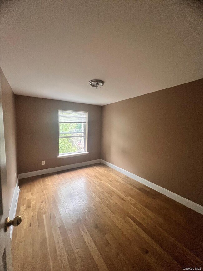 Building Photo - 2 Morris Ave