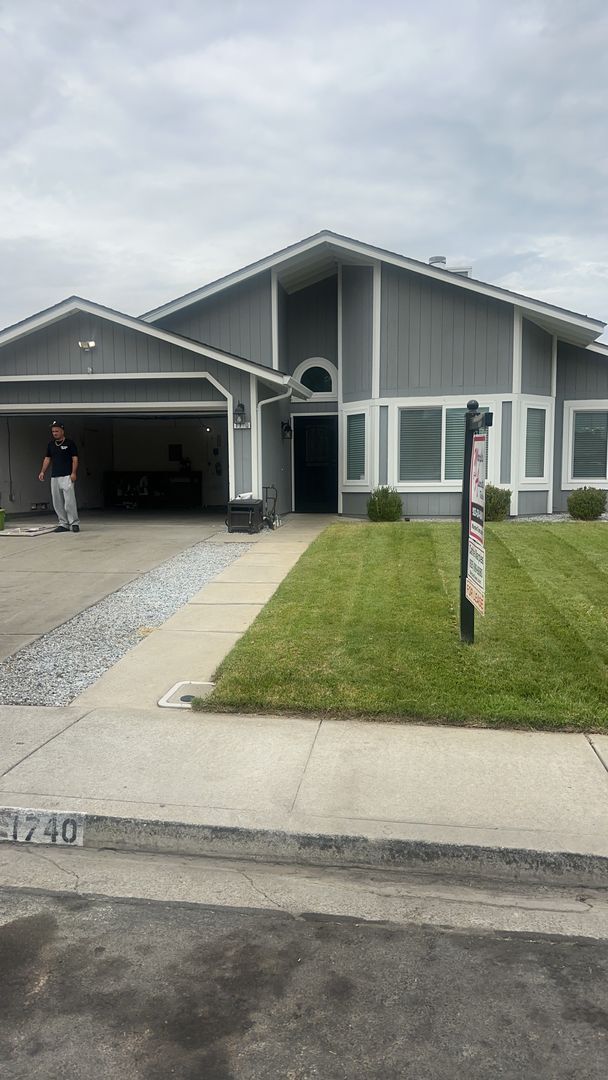 Building Photo - 1740 Gateway Dr