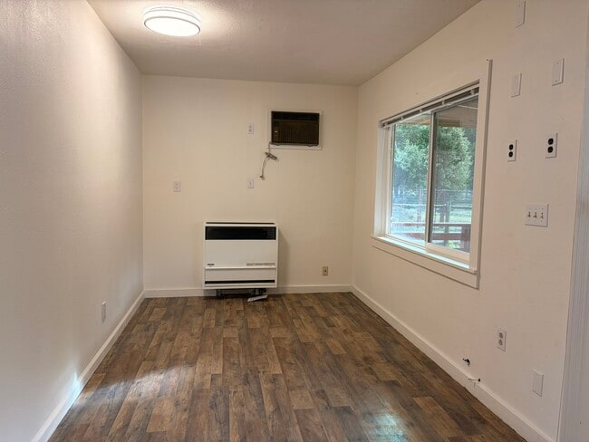 Building Photo - 863 Atherton Ave