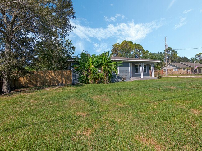 Building Photo - 7614 FM 646 Rd