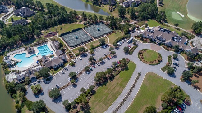 Building Photo - Move-In Ready 3-Bedroom Villa in Gated Savannah Quarters!