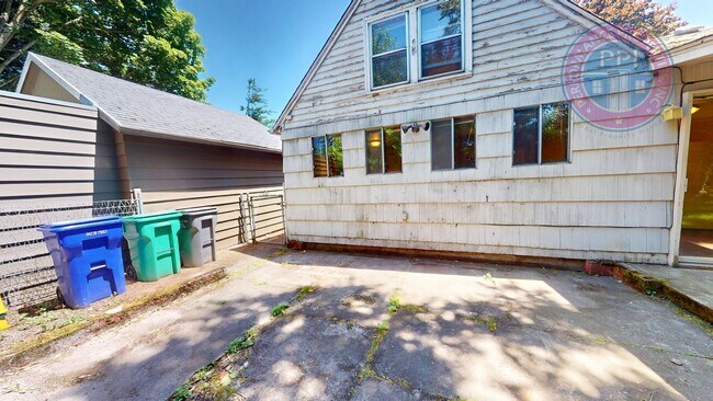 Building Photo - Beaumont - Prime Location!  Great Floor-Plan, Fully Fenced Yard, Pet Friendly!!
