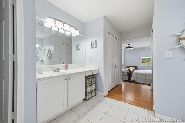 Building Photo - 15073 Oak Chase Ct