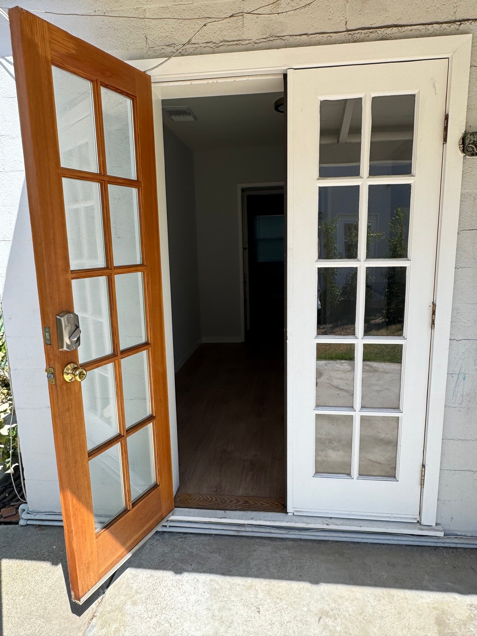 French door to kitchen from backyard - 5943 Tujunga Ave