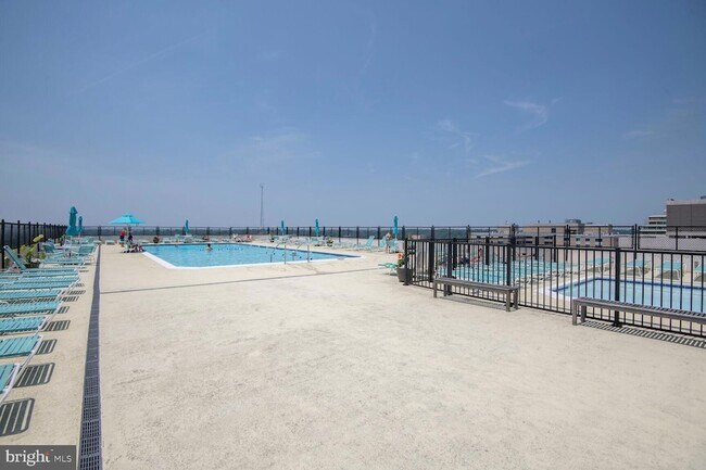 Building Photo - 4515 Willard Ave