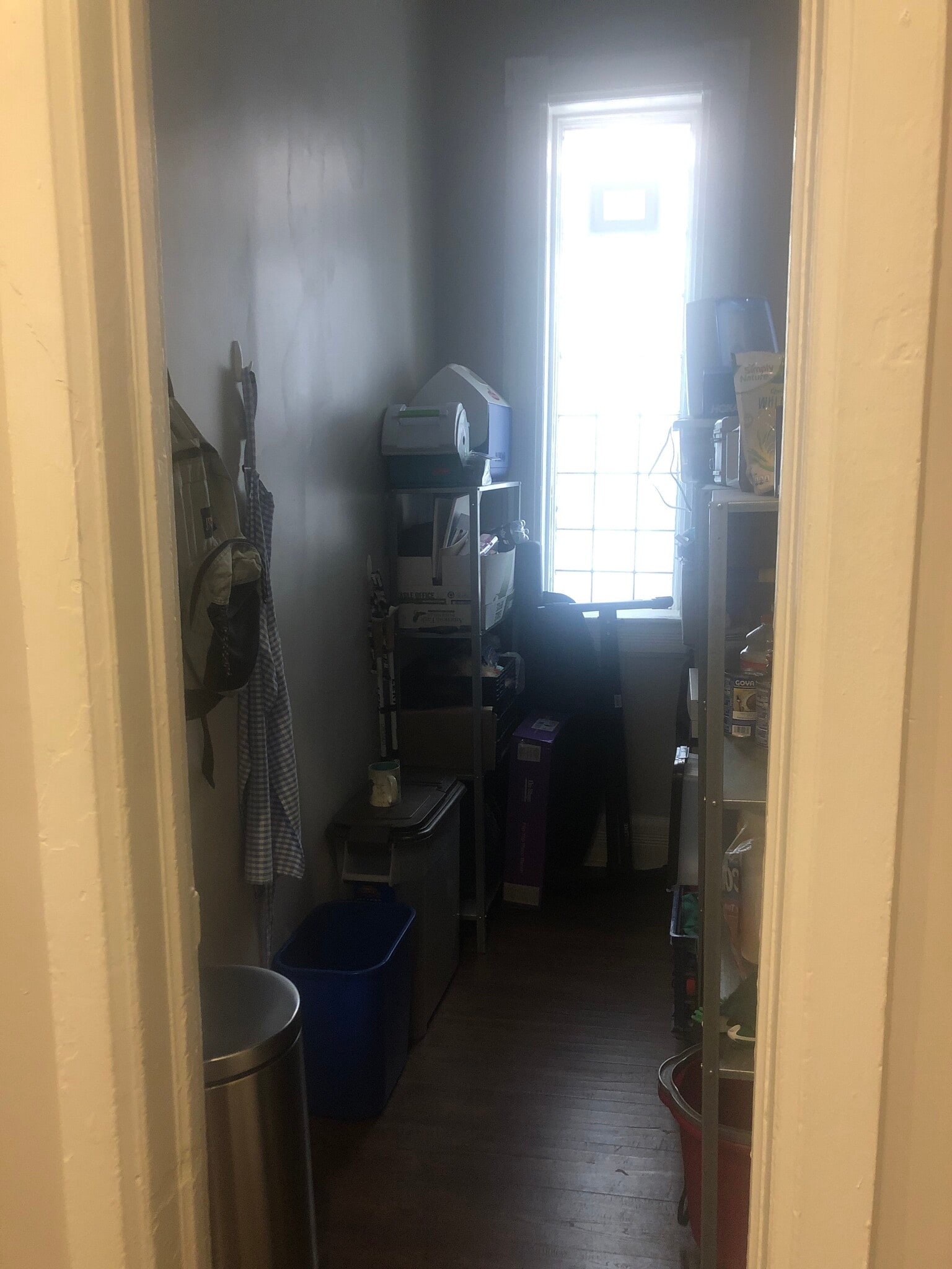 Walk in Pantry - 1409 N Maplewood Ave