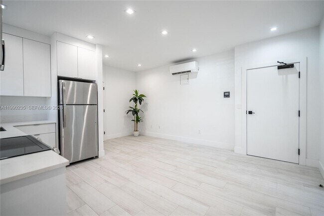 Building Photo - 960 Jefferson Ave