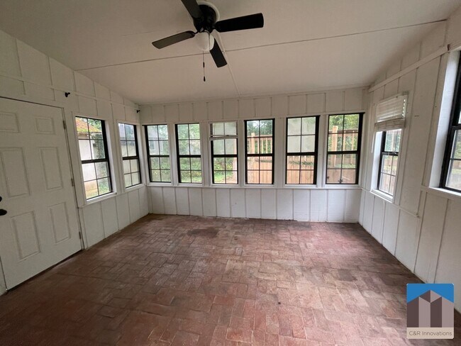 Building Photo - 1086 Riva Ridge Dr