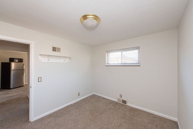 Building Photo - 3071 Neisel Ave