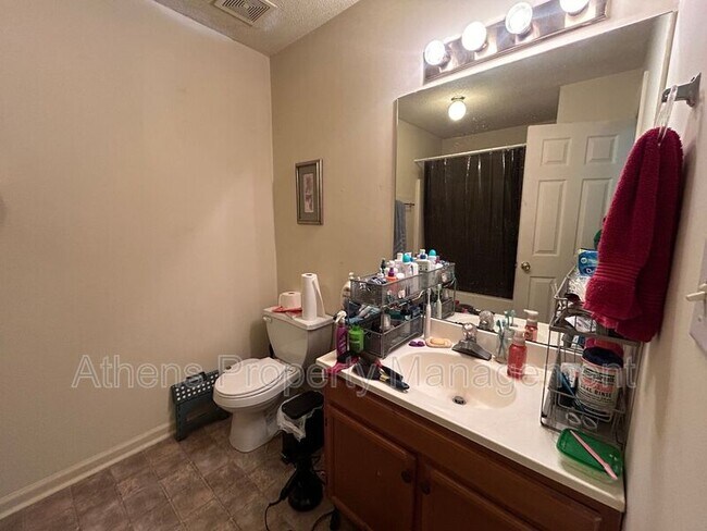 Building Photo - 1824 Cedar Shoals Dr