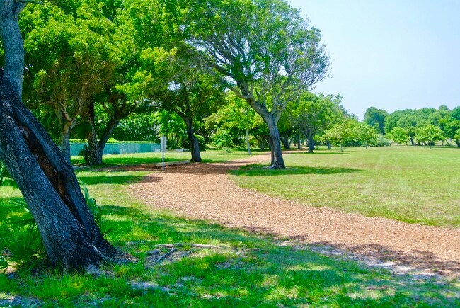 Building Photo - 121 Ocean Cove Dr