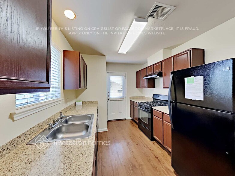 Building Photo - 18822 N Lyford Dr