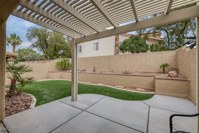 Building Photo - 8249 Peaceful Canyon Dr
